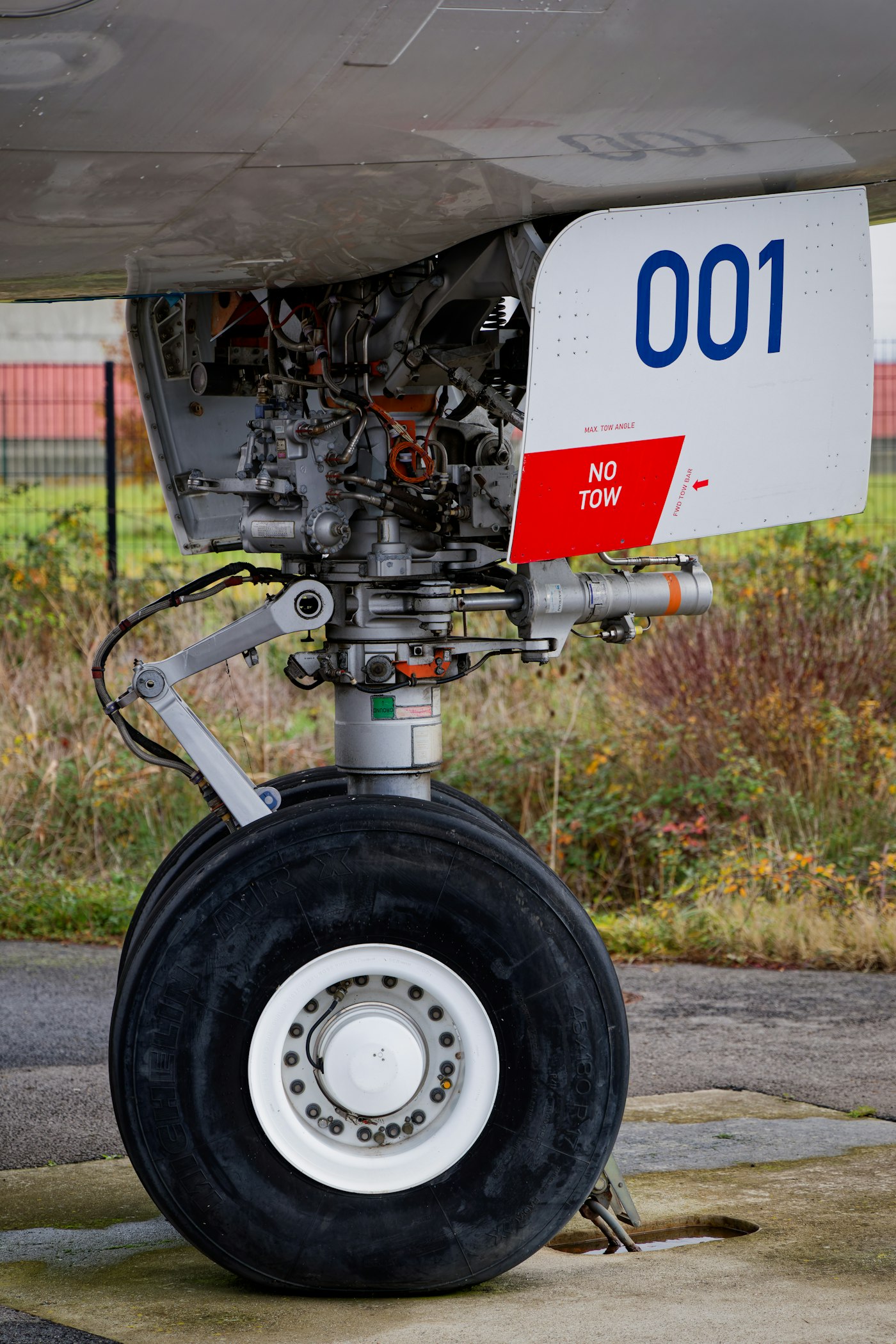 Main landing gear of an airliner